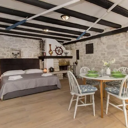 Captain's Apartment