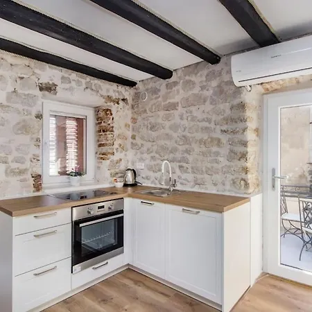 Captain's Appartement Tribalj