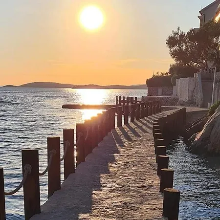 Apartment Captain's *