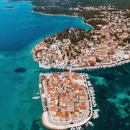 Captain's Appartement Tribalj