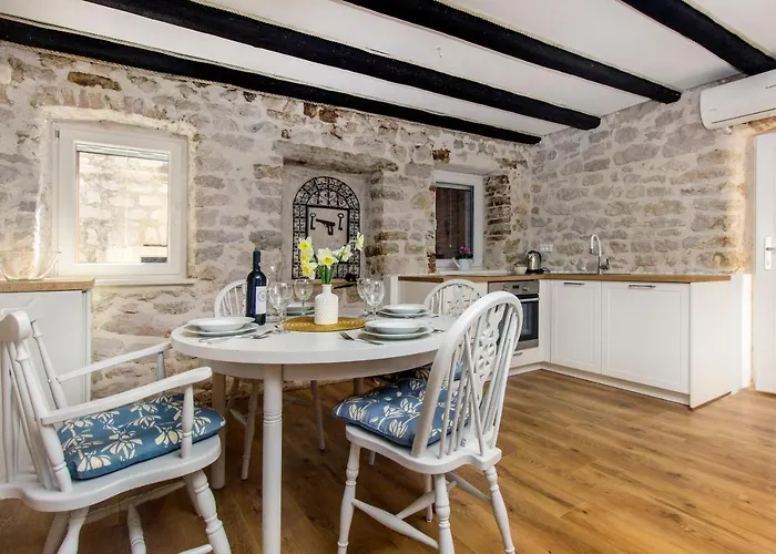 Apartment Captain's *